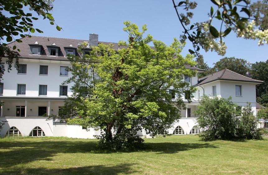Haus Venusberg Jugendbildungsstaette Bonn Hotel Buitenkant foto